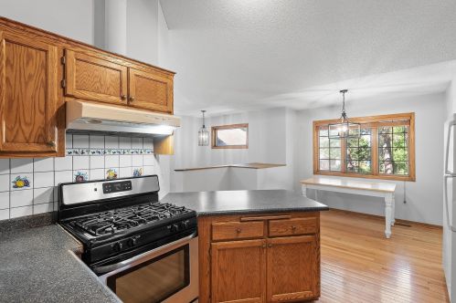 15864 Garden View Ct, Saint Paul MN  55124-7015 exterior