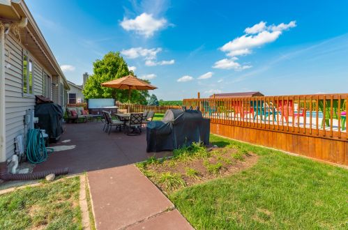 1154 Arneita St, Sycamore IL  60178-1125 exterior
