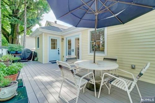 261 Milford Ave, N Milford, NJ 07646-1825
