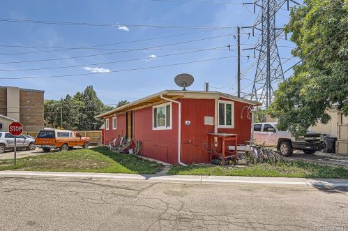 5250 53 Ave, Arvada CO  80002-4015 exterior