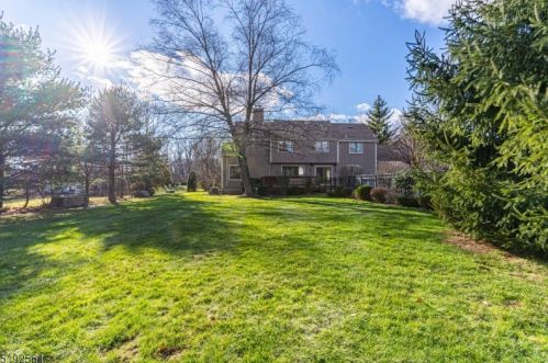 4 Theodore Dr, Dover NJ  07869-1913 exterior