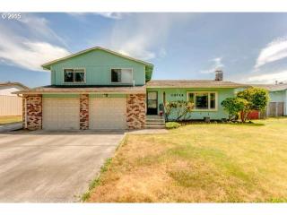 19714 Hassalo Ct, Portland, OR 97230-7967