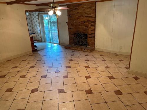 8415 Banquo Dr, Dallas, TX 75228-5835