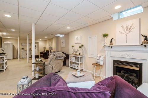 106 High St, Tinton Falls NJ 07724-3424 exterior