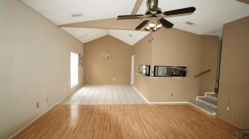 5308 Colony Hill Rd, Fort Worth TX  76112-2819 exterior