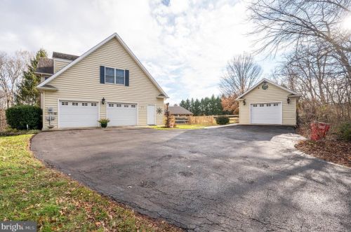 874 Pheasant Hill Rd, Summit Point WV  25446-3634 exterior