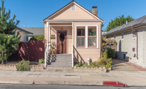 156 Forest Ave, Del Monte Park, CA 93950-2655