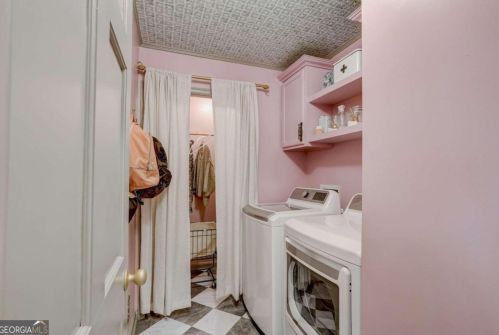 400 Breakwater Rdg, Atlanta GA  30328-1808 exterior