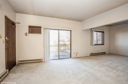 951 Rohlwing Rd, Addison, IL 60101-6125