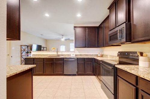 19805 James Mnr St, Webberville TX 78653 exterior