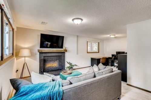 5977 Fernwood St, Saint Paul MN  55126-8463 exterior