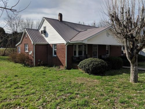 613 Hospital Dr, Gainesboro, TN 38562-9574