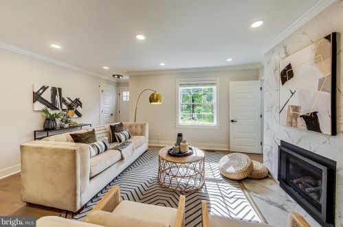 403 Dale Dr, Silver Spring MD  20910-5528 exterior