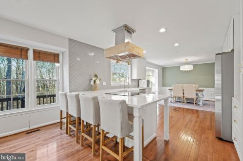 9625 Woodedge Dr, Springfield VA  22015-3017 exterior