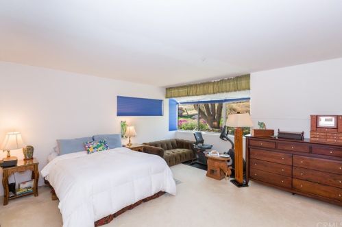 2025 Mt Vernon Ave, Riverside CA  92507-2528 exterior