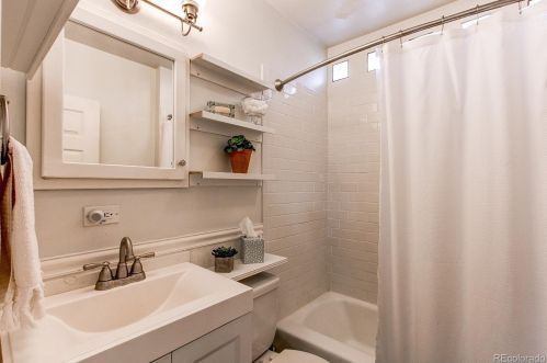 2202 Marion St, Denver CO  80205-5247 exterior