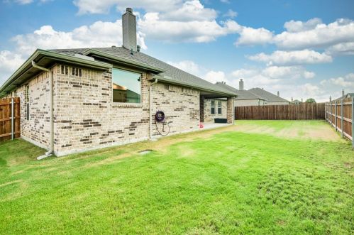 632 Mcneill, Fort Worth TX  76148 exterior