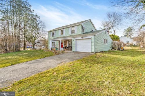 68 Montclair Ln, Willingboro, NJ 08046-2802