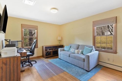 36 Laurel Dr, Upper Stepney CT  06468-1650 exterior