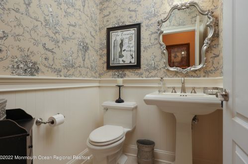 9 Majestic Dr, Tinton Falls NJ 07724-4760 exterior