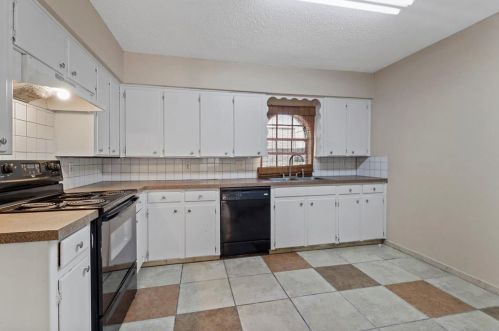 7712 Mary Dr, Fort Worth TX  76180-6440 exterior