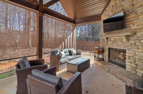 95 Cliffhaven Cir, Newnan GA  30263-5773 exterior