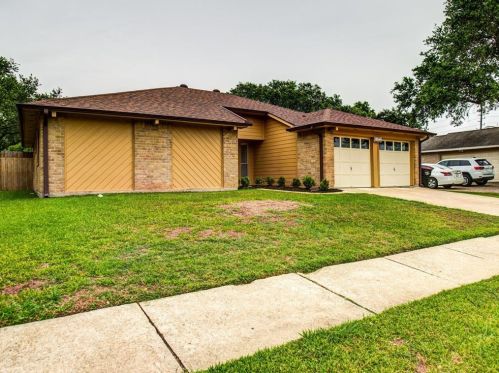 6727 Harpers Dr, Richmond TX  77469-5908 exterior