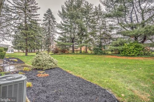 536 Friendship Ave, Lancaster PA  17601-4416 exterior