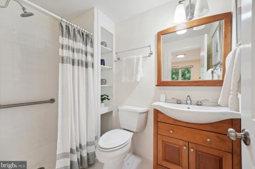 345 Crescendo Way, Silver Spring MD 20901-5020 exterior