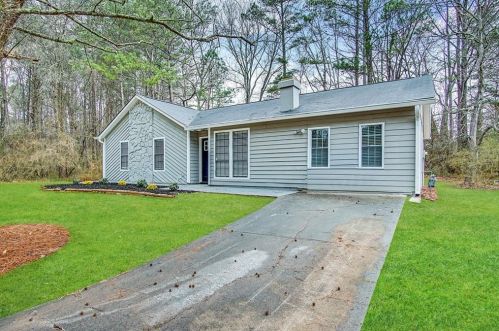 5632 Rock Springs Rd, Lithonia GA  30038-1129 exterior