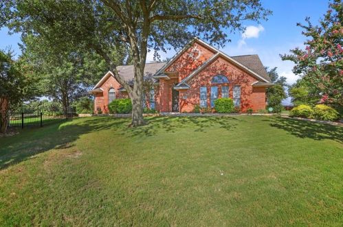 645 Sugarloaf Ct, Lewisville, TX 75077-7053