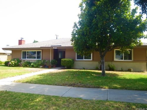 956 13th St, Upland, CA 91786-3055
