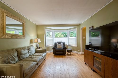 5266 Liano Ave, Chicago, IL 60630-1420