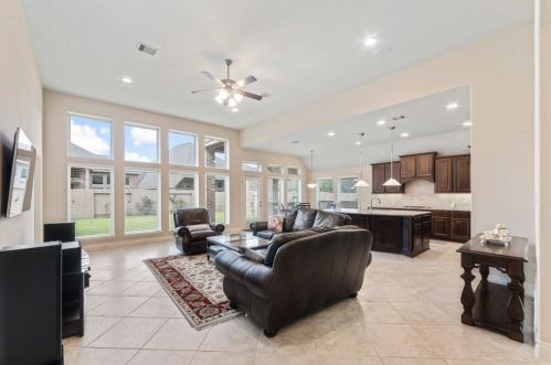 6226 Milam Branch Ln, Richmond TX 77471-6654 exterior