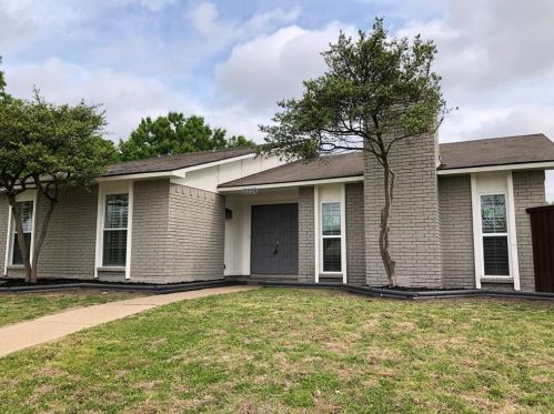 2229 Belton Dr, Carrollton TX  75007-3220 exterior