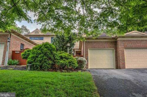 1843 Spring Ridge Ln, Lancaster PA  17603-6794 exterior
