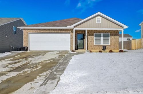 1884 Erika Dr, Springfield, OH 45503-5877