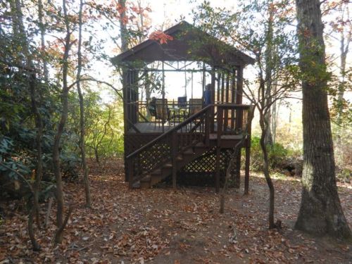20 Grouse Dr, Landrum, SC 29356-3352