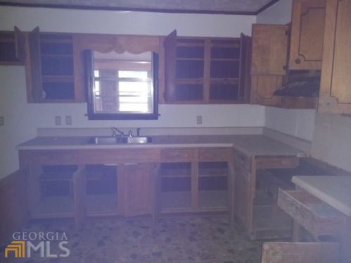 110 Canary Cir, Soperton, GA 30457-3409