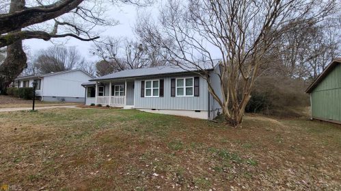 3260 Creekwood Dr, Rex GA  30273-2121 exterior