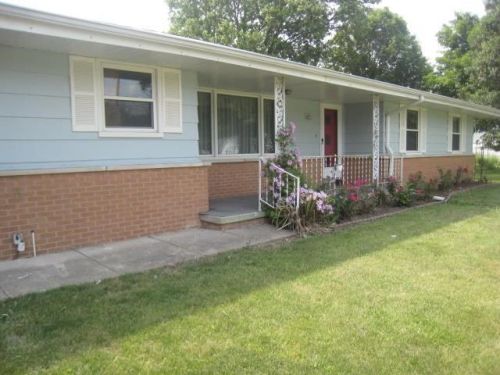 196 Henning Rd, Danville, IL 61832-5353