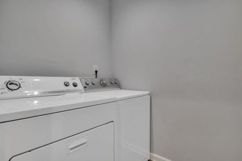 1320 Heatherland Dr, Atlanta GA  30331-7406 exterior