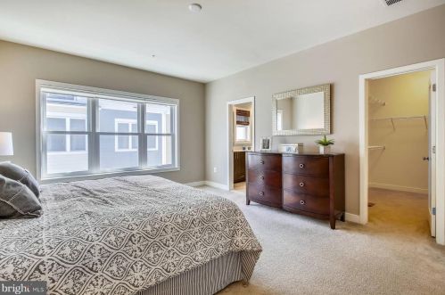 642 Ellsworth Dr, Silver Spring MD 20910-4301 exterior