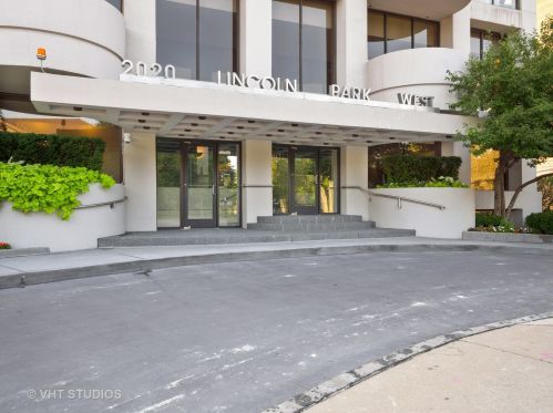 2020 Lincoln Ave, Chicago, IL 60614-6261