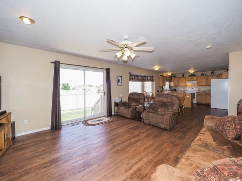 4662 8450, Taylorsville UT exterior