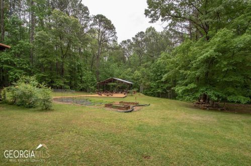 94 Lake Ridge Rd, Newnan, GA 30263-3598