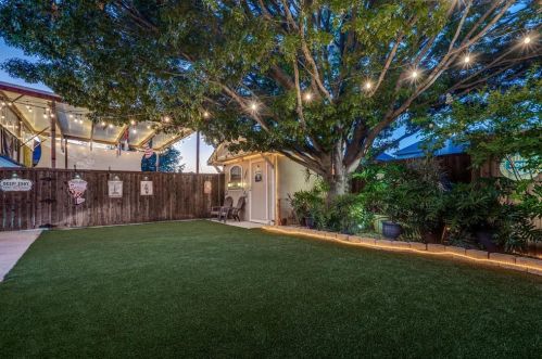 1521 Barclay Dr, Carrollton TX 75007-2836 exterior