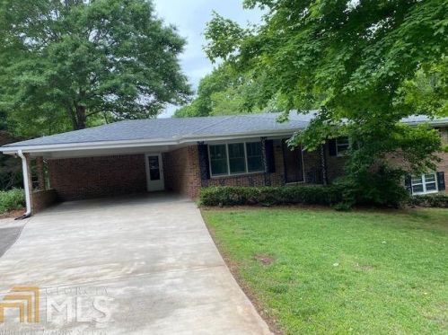 3528 Greenway Dr, Marietta, GA 30008-5735