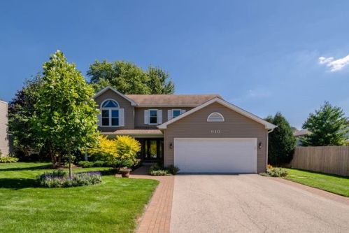 610 Winnebago Trl, Batavia, IL 60510-4101