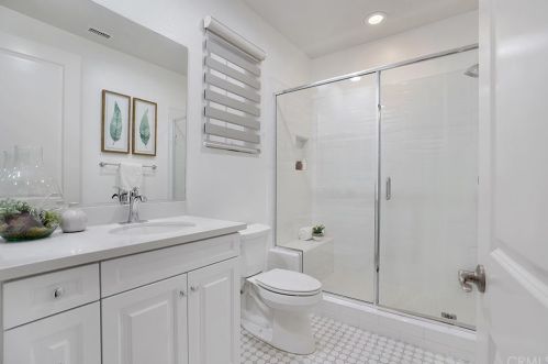 121 Long Fence, Irvine CA  92602-1807 exterior